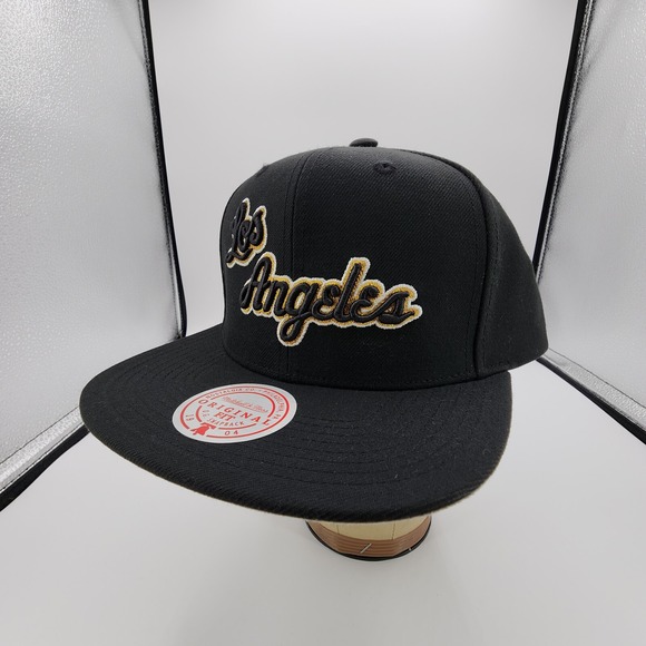 Mitchell & Ness NBA Los Angeles Lakers Black Metallic Pop Snapback Hat Adult NEW - Picture 2 of 14